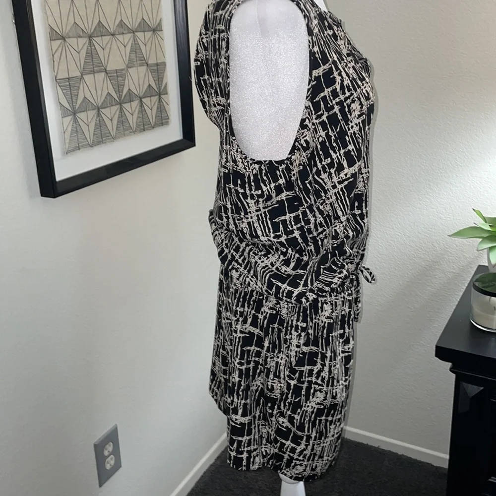 Romper size Large - Picture 4 of 11